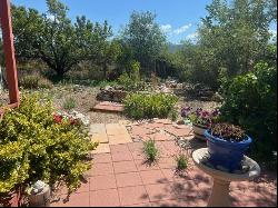 27 Calle Miguel, Taos NM 87571