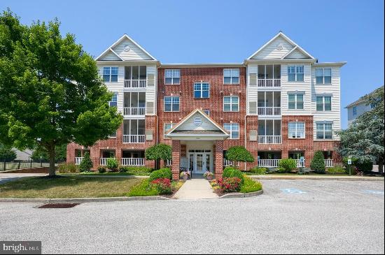 1050 Crest Way Unit 302, York PA 17403