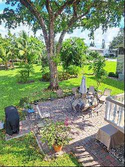 20 Sussex A, West Palm Beach FL 33417