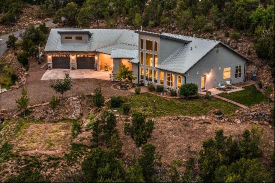 215 Sangre De Cristo Circle, Cedar Crest NM 87008