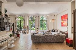 Neuilly-sur-Seine - A magnificent apartment with a garden