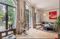 Neuilly-sur-Seine - A magnificent apartment with a garden