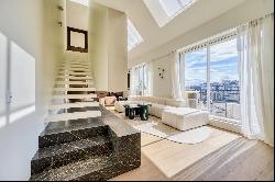 Paris 16th District – An exceptional penthouse apartment with a 100 sqm terrace