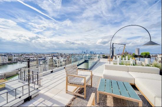 Paris 16th District – An exceptional penthouse apartment with a 100 sqm terrace