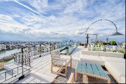 Paris 16th District – An exceptional penthouse apartment with a 100 sqm terrace