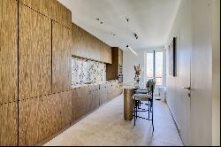 Paris 16th District – An exceptional penthouse apartment with a 100 sqm terrace