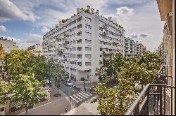 Paris 16th District - A bright 3-bed apartment