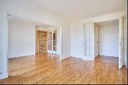 Paris 16th District - A bright 3-bed apartment