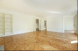 Paris 5th District – A superb 4-bed apartment rented unfurnished