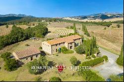 ORGANIC ESTATE WITH POOL AND VINEYARDS FOR SALE IN VAL DI CECINA, TUSCANY