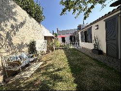 Family home with garden and swimming pool