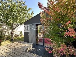 Family home with garden and swimming pool