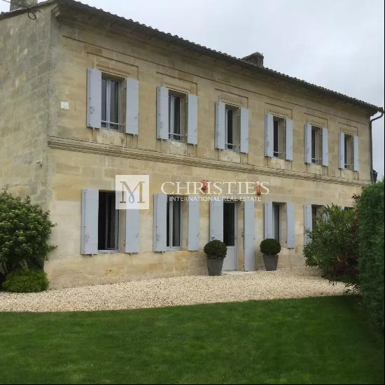 Magnificent, fully renovated Gironde house with swimming pool, near Libourne