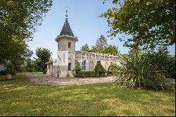 Pessac - Chartreuse style house with park