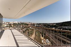 PF34302 Luxury 3 bedroom property, furnished in the Infinity development.