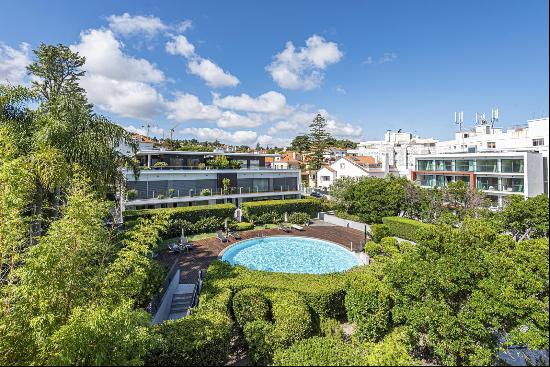 Penthouse T3+1 in Estoril