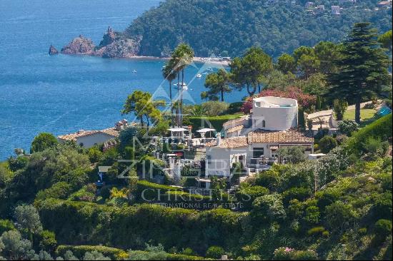 Theoule-sur-Mer - Villa neo-provencal style