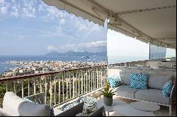 SOLE AGENT: Superb contemporary apartment with sea view