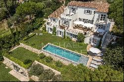 Mougins Village - Superb property with sea view