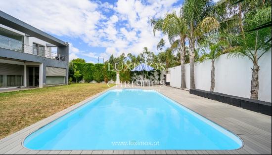 Five bedroom villa with pool and garden, for sale, in Maia, Portugal