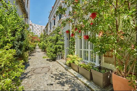 Paris 17th District - A delightful period property