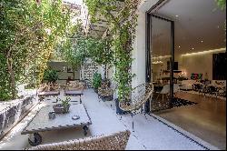 Magnificent 198 sqm loft with outdoor patio near the Musee de la Romanite in Nimes