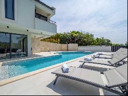 House with a heated pool and sea view - Krk