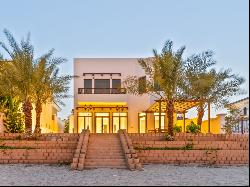 Rare Beachfront Palm Jumeirah Villa