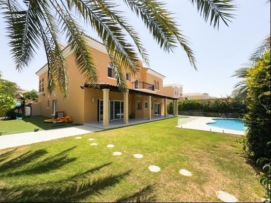 Upgraded Arabian Ranches Villa with a Pool