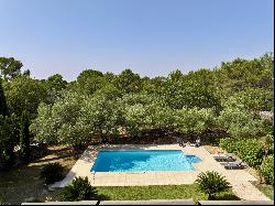 Magnificent 330 m² villa on a 4,335 m² wooded plot, just 10 minutes from the Écusson of N