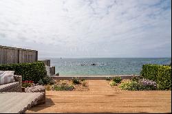 STUNNING BEACHFRONT HOME