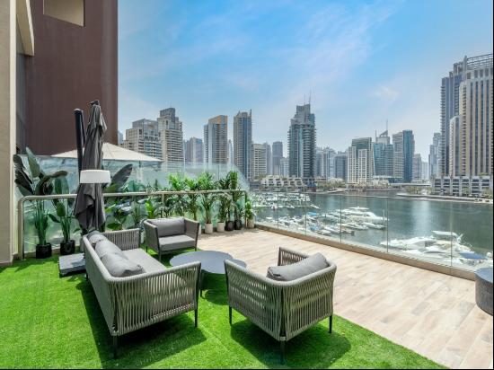 Luxurious Duplex with Stunning Marina Views