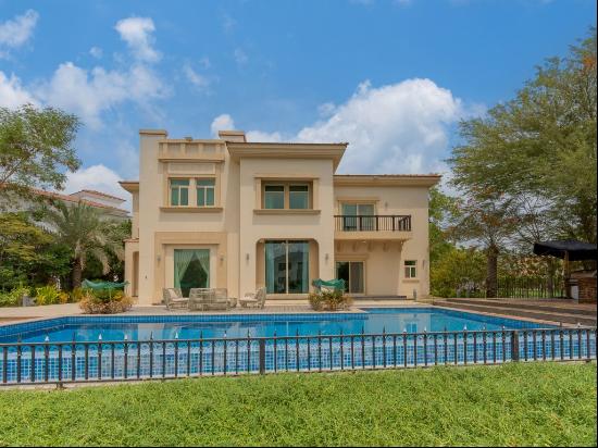 Waterfront Villa Luxury in Jumeirah Islands