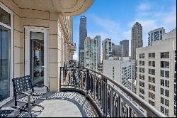 10 E Delaware Place 33B