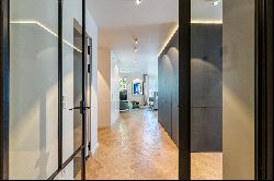 High-end apartment with 4 rooms and stylish, luxurious interior design in a top city loca