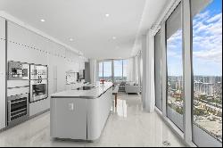 16901 Collins Ave 3305