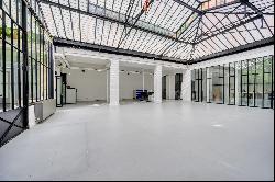 Paris 11th District – Superb business premises