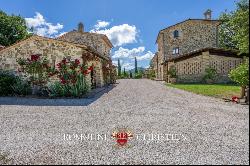 FARMHOUSE WITH POOL FOR SALE IN UMBERTIDE, UMBRIA