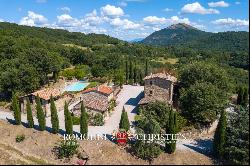 FARMHOUSE WITH POOL FOR SALE IN UMBERTIDE, UMBRIA