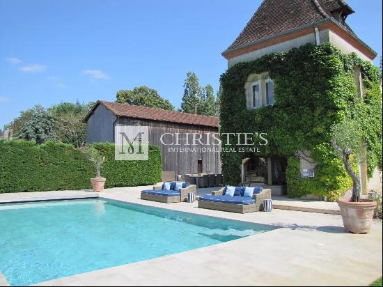 For sale, Immaculate riverside property near Le Temple sur Lot