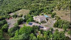 RARE ! 180 ha property in one piece, in absolute peace and quiet, house, gites, large she