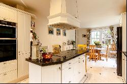 PICTURESQUE DETACHED GRANITE FAMILY HOME