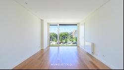 Luxury 4+1 bedroom apartment with sea views, for sale in Matosinhos, Portugal