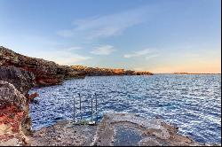 Unique opportunity: Buildable land by the sea for sale in Menorca