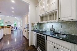 Exceptional Luxury Living in Brookhaven