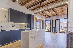 Beautiful newly refurbished high floor apartment in La Dreta de l'Eixample