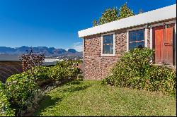 Family home in Lemoenkloof Paarl