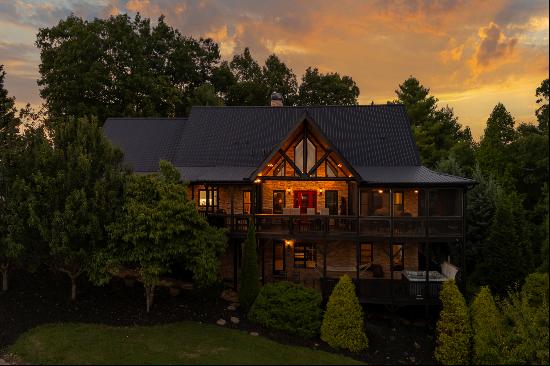 Luxurious Mountain Lodge - Ritz on the Rocks