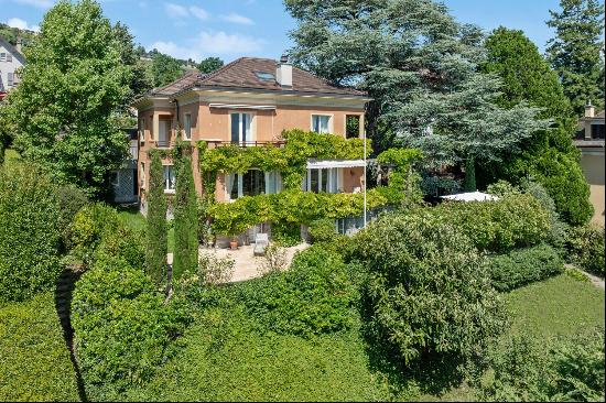 Exclusive! Splendid green villa in Corseaux with view