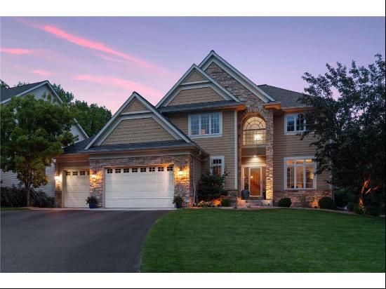 6451 Fox Drive, Chanhassen, MN, 55317, USA